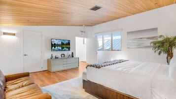 3 habitaciones, decoración personalizada y muebles diferentes