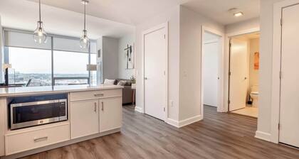 Private Luxury Apt with Gym