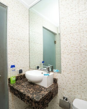 Double or Twin Room, Mountain View | Bathroom | Separate tub and shower, towels