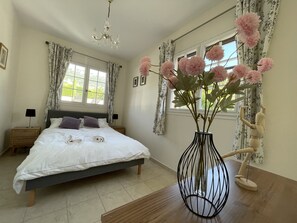 5 bedrooms, iron/ironing board, free WiFi, bed sheets - VILLA LA LOUBIANE VI4428 By Riviera Holiday Homes (Vence)