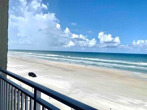 House | 2 bedrooms - Ocean Front Condo in New Smyrna Beach FL (New Smyrna Beach)