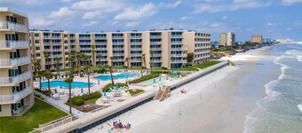 Oceanfront 2 bed Condo in New Smyrna Beach FL