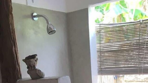 Superior Double or Twin Room, Garden View | Bathroom | Shower, slippers, towels, soap - Pousada Spa Oasis (Porto Seguro)