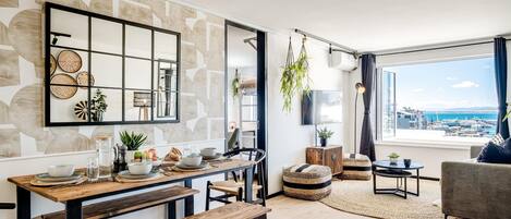 Apartment | 2 bedrooms, desk, Internet