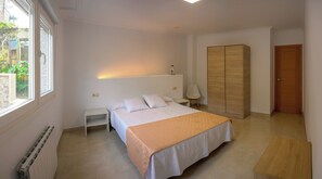 3 bedrooms, iron/ironing board, WiFi, bed sheets - 130 m2 apartment with incredible views of the Ria de Pontevedra (Bueu)