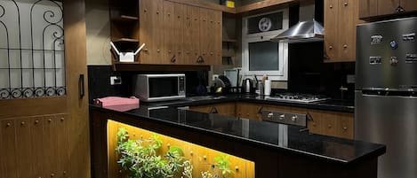 微波炉、烤箱、炉灶、洗碗机