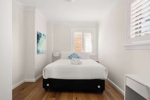 1 bedroom, internet, bed sheets