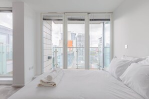 2 Schlafzimmer, Schreibtisch, Bügeleisen/Bügelbrett, WLAN