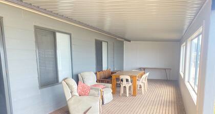 Hendys 346 - Absolute beachfront! Excellent sea views!