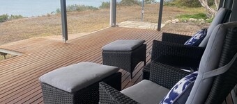 Hendys 346 - Absolute beachfront! Excellent sea views!