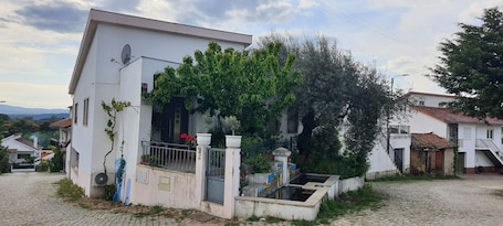 Exterior. Casa da Oliveira