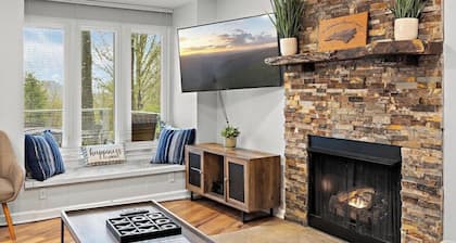Hiking Trails, King Bed, View, Recently Renovated