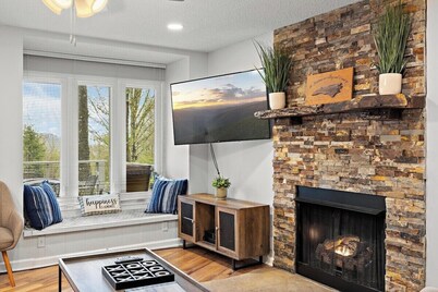 Hiking Trails, King Bed, View, Recently Renovated