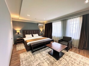 Deluxe Double Room, Balcony, City View | In-room safe, desk, laptop workspace, free WiFi - Ziyorat Luxury Hotel (Fergana)