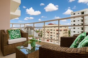 Property grounds - Beautiful, City Center 1BR Condo, King Size Bed, Full AC, Fast Wi-Fi, Pool (Santo Domingo)