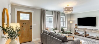 現代度假屋，近哈里森灣，帶火坑！