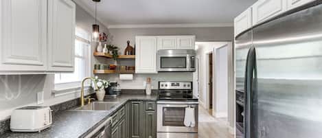 House (2 Bedrooms) | Interior