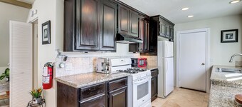 Home w/ 2 Decks - 2 Mi to Lake Gregory Dog Park!