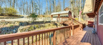 Mountain-view Home w/ Deck & Grill in Dahlonega