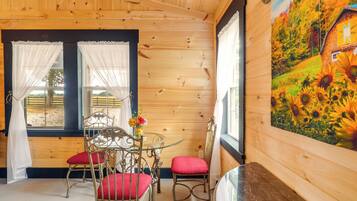 Cottage (2 Bedrooms) | Interior