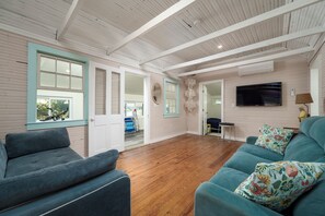 Books - Georgia Avenue - bay block in Broadkill Beach! (Milton)