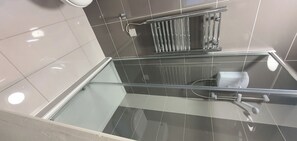 Apartment, 1 Bedroom, City View | Bathroom - Nice Apartment in Leiceser (Leicester)