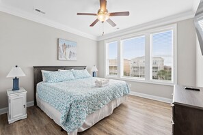 6 habitaciones, tabla de planchar con plancha y cuna de viaje 