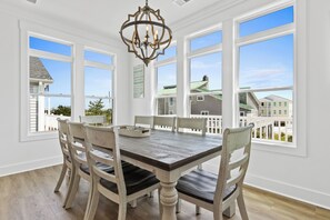 Dining - Beach Bumming, 5-bedroom home w/ Private pool & Elevator (Ocean Isle Beach)