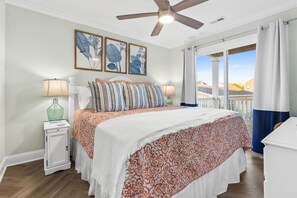 4 bedrooms, Internet, bed sheets, wheelchair access - Easy Breezy is a stunning 4 bedroom, 4 bathroom house with a private pool and elevator (Sunset Beach)