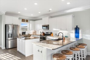 Refrigerador, microondas y cafetera y tetera