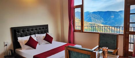 Chambre Luxe, balcon, vue vallée | Coffres-forts dans les chambres