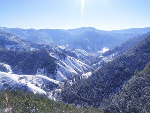 Chambre Luxe, balcon, vue vallée | Coffres-forts dans les chambres