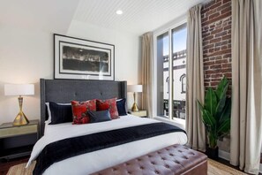 6 habitaciones, escritorio y tabla de planchar con plancha 