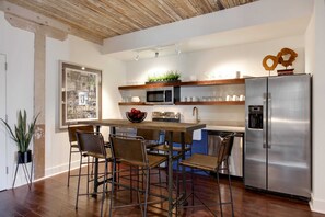 Dining - Modern Condo | Downtown Savannah (Savannah)