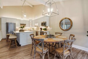 Dining - Abbey Springs - Private Community & Amenities! (Fontana)