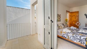House, 2 Bedrooms, Smoking, Balcony | 2 bedrooms