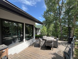 Outdoor dining - Luxury Home with Vail Mountain View (Vail)