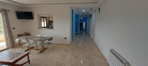 Appartement, 2 chambres, fumeur, balcon | Restauration