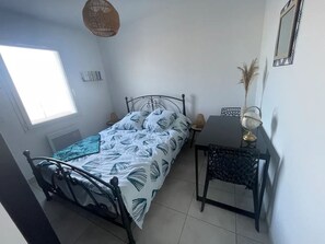 3 makuuhuonetta, vauvan matkasänky, Wi-Fi, vuodevaatteet