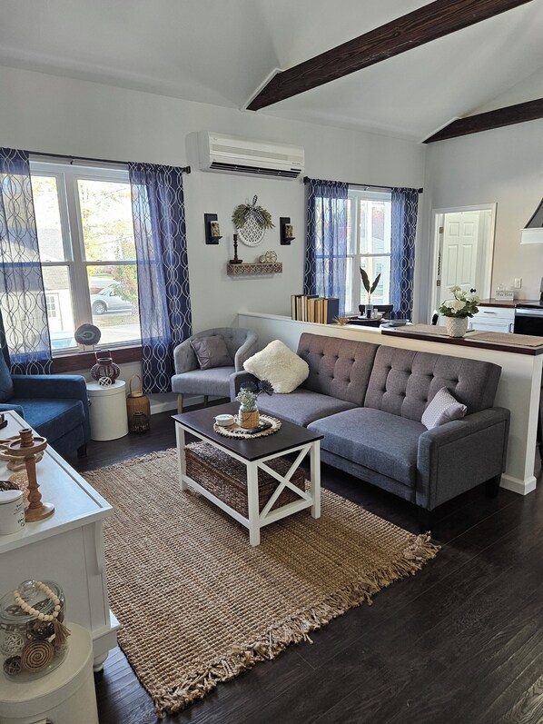 Living area - Country charm and modern finishes with beautiful open living and dining areas (Fostoria)