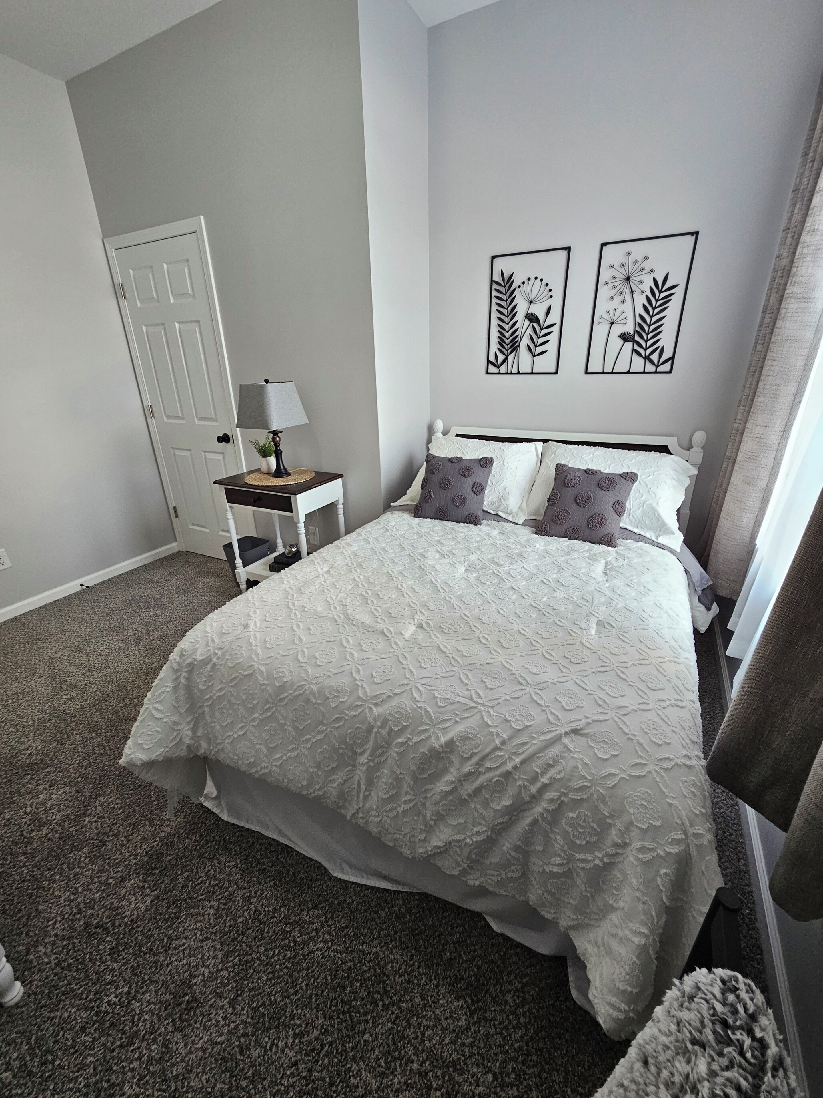 3 chambres, fer et planche à repasser, Wi-Fi, draps fournis