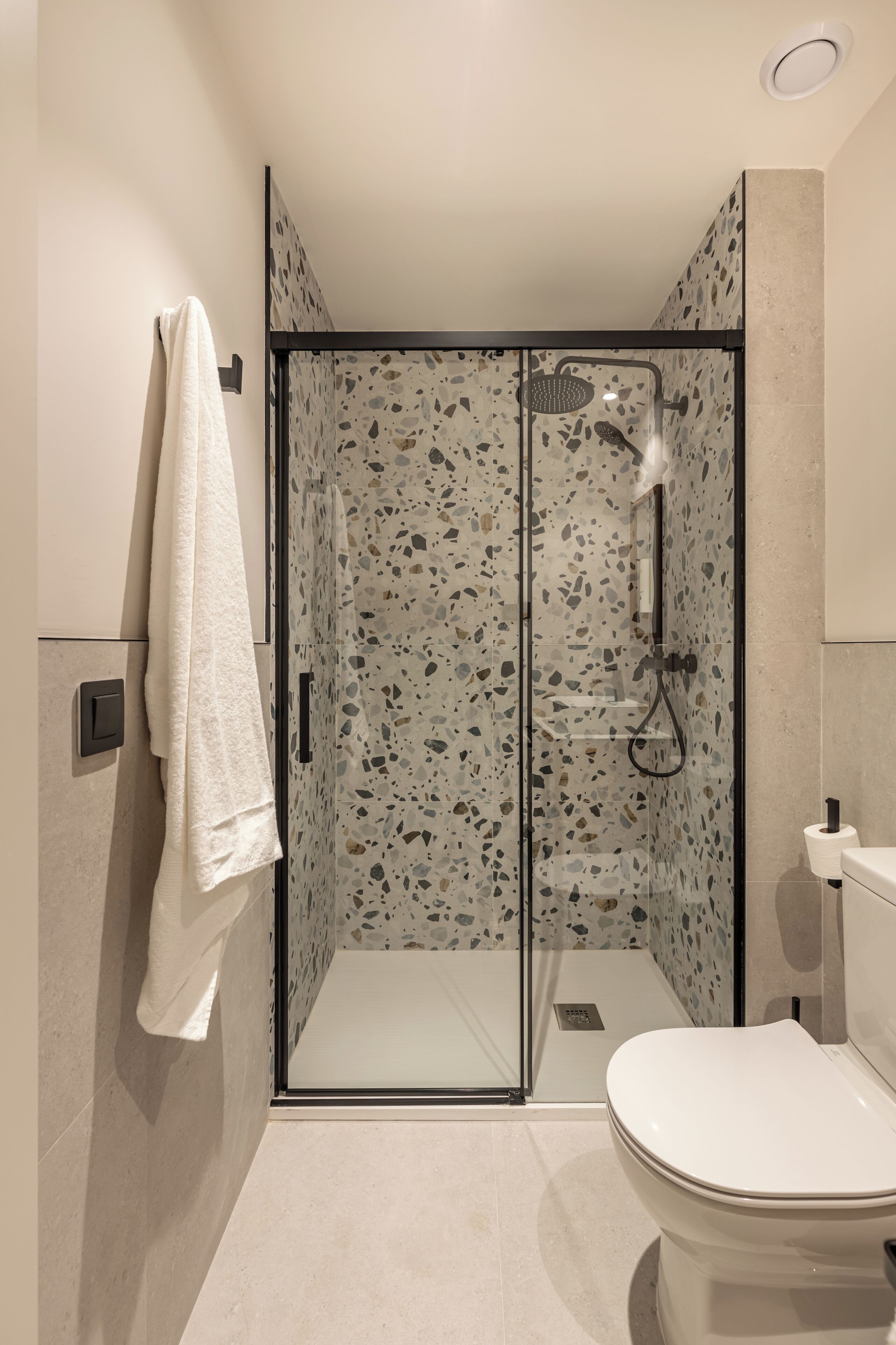 Apartment, 1 Bedroom | Bathroom | Shower, hair dryer, towels, soap