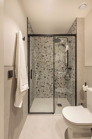 Apartment, 1 Bedroom | Bathroom | Shower, hair dryer, towels, soap