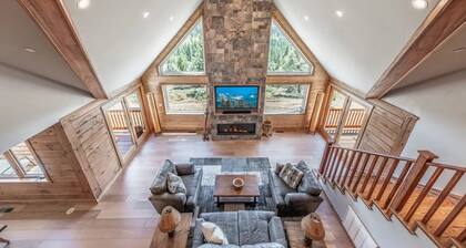 Charming 3-bedroom large and spacious Mountain Chalet. Family Friendly...