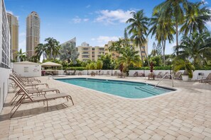 Piscine extérieure, piscine chauffée