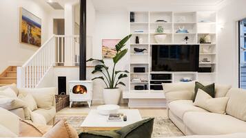 House | 5 bedrooms, Internet