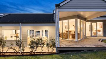 House | 5 bedrooms, Internet