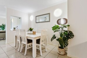 Hus | 2 sovrum, skrivbord och internet