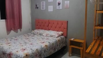 2 quartos, ferros/tábuas de passar roupa, Wi-Fi, roupa de cama