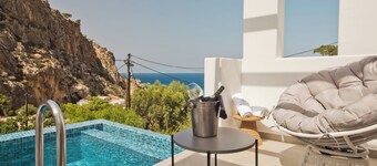 Enilion Luxury Suites